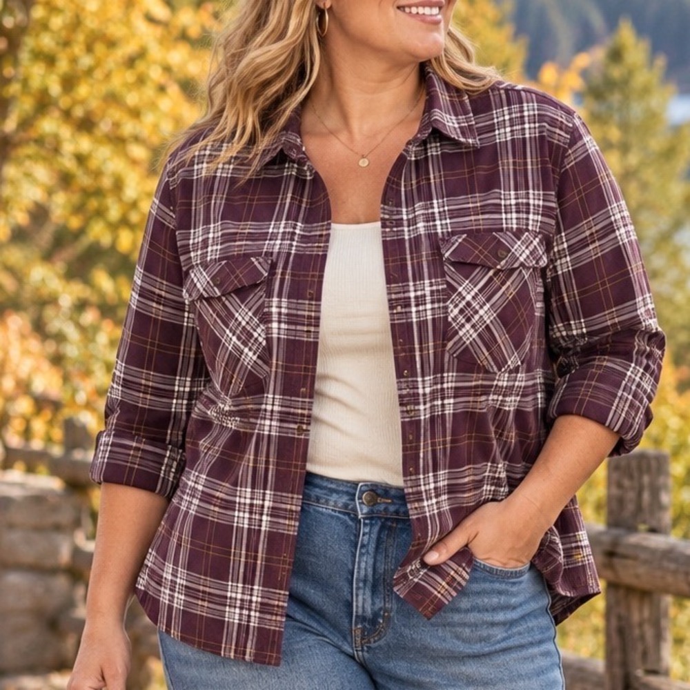 Carhartt Womens 1X Burgundy Plaid Long Sleeve Button Down Work Shirt Pocket